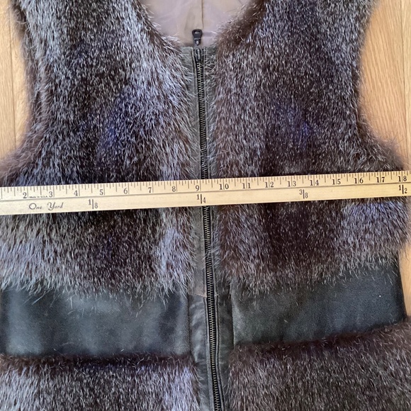 Fur Vest, authentic nutria fur, fits medium - Picture 6 of 7